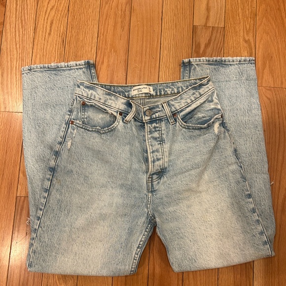 Abercrombie Dad High-Rise Jean - Picture 2 of 8